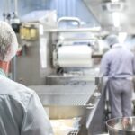 Ottimizzazione dei processi di cottura in grandi operazioni di catering.