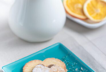 biscotti senza glutine al cioccolato bianco e arancia per uno snack dolce e agrumato