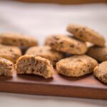 biscotti senza glutine al cioccolato e cocco per uno snack tropicale e goloso