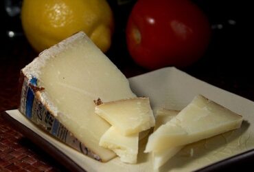 Produzione artigianale di pecorino senza conservanti