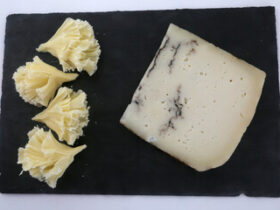 Pecorino di Pienza con Tartufo