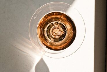 Come scegliere il vino per un cocktail party